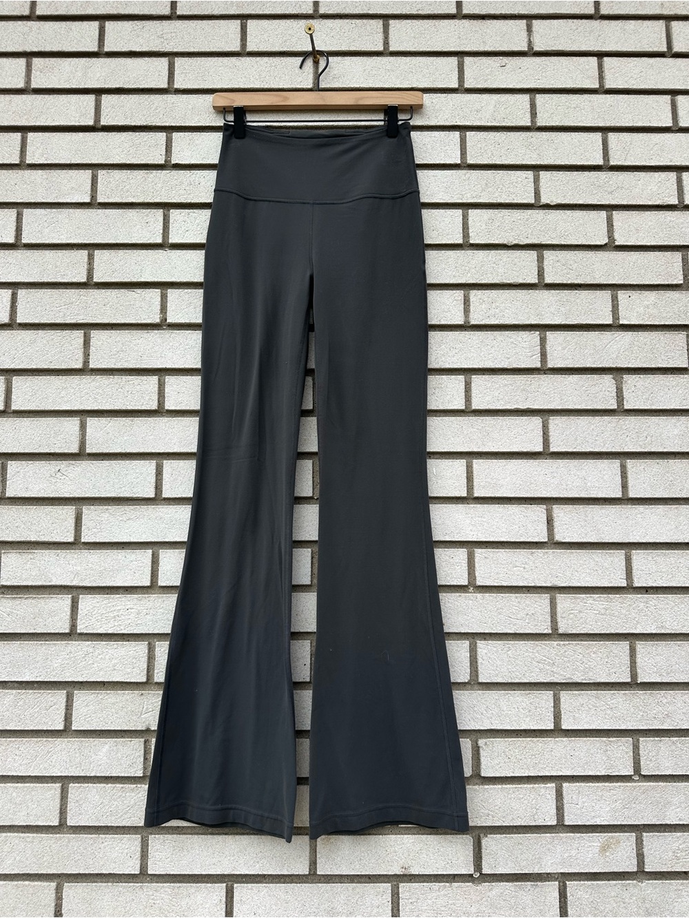Lululemon Groove Super-High-Rise Flared Pant Nulu Charcoal Gray 6 33 Inseam